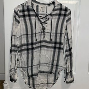 Mudd white & gray cross front flannel top